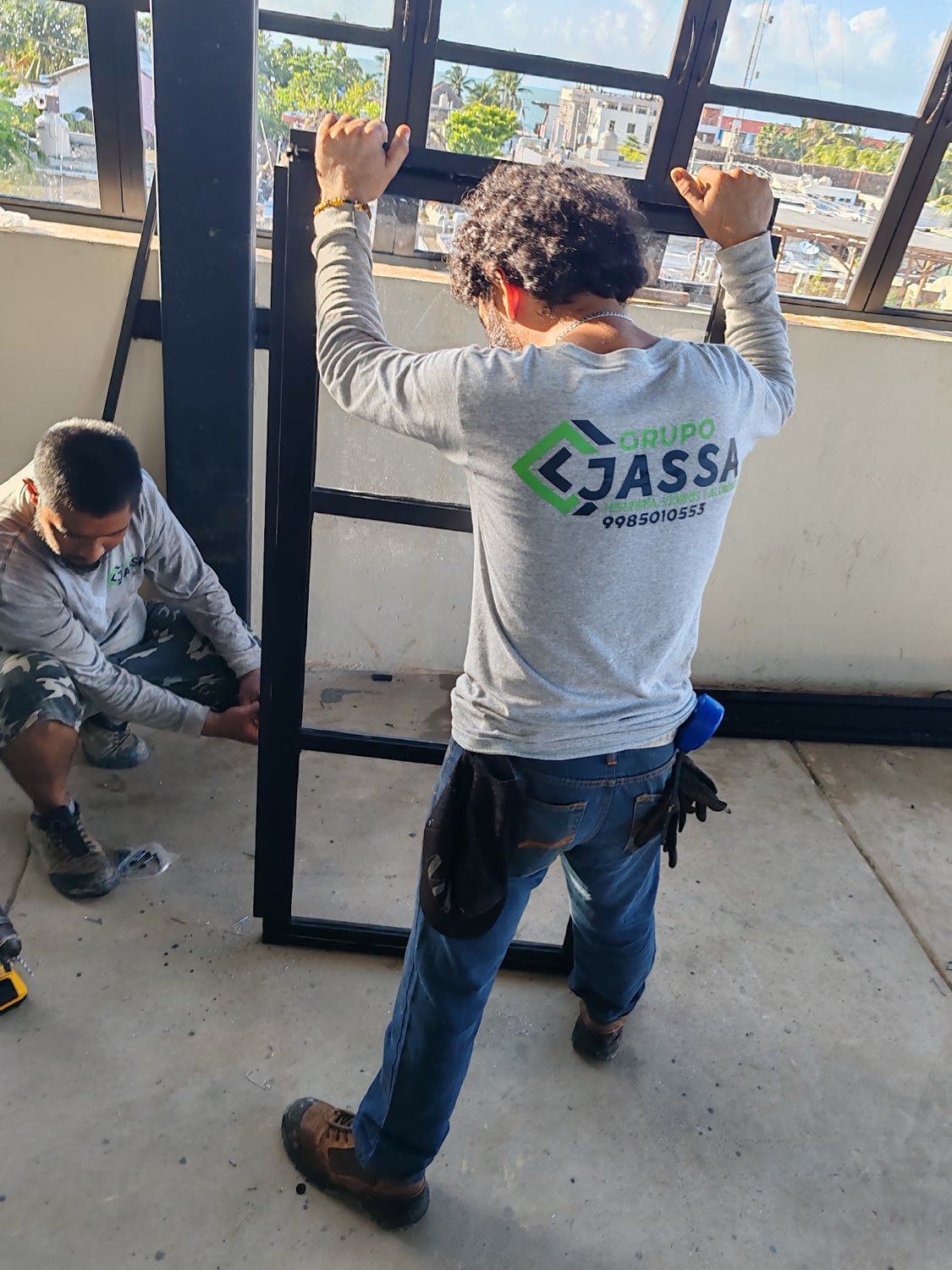 Cancelería de aluminio y vidrio — Grupo Jassa